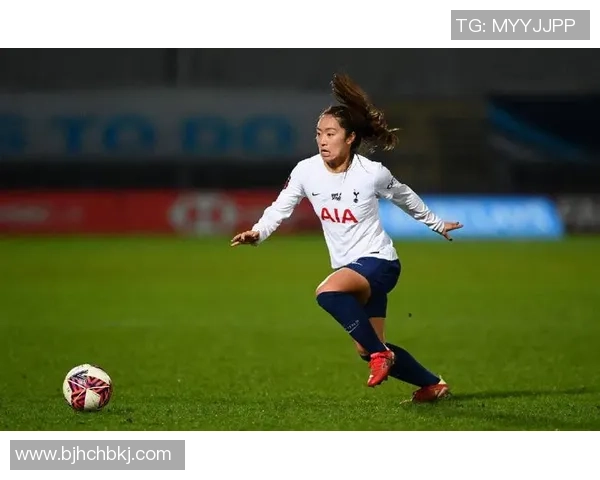 女生打足球的魅力与挑战探索女性在足球场上的成长与自信之路